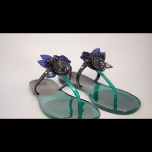 Gorgeous Tory Burch flowers jelly sandals!